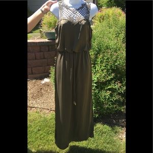 Sleevelsss lace City Studio M army green NWT